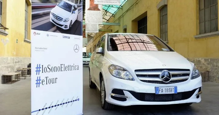 Mercedes: parte oggi da Roma #IoSonoElettrica