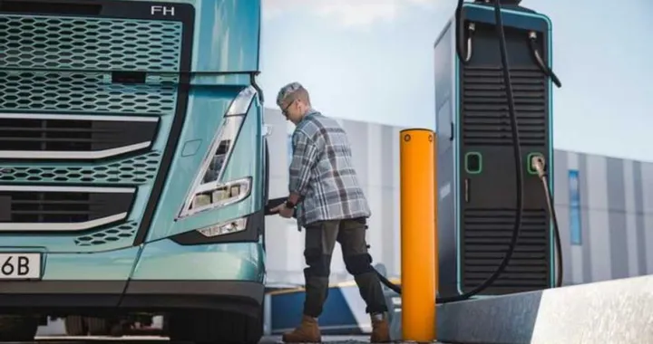 Volvo svela il FH Aero Electric con autonomia fino a 700 km
