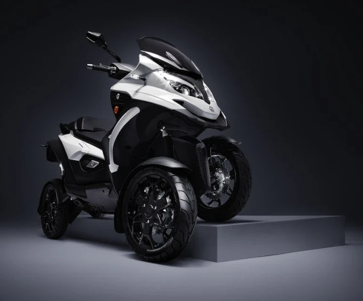 Qooder: a Ginevra l'anello mancante tra l'auto e la moto