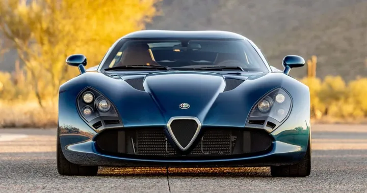Alfa Romeo TZ3 Stradale, sotto si nasconde una Dodge Viper