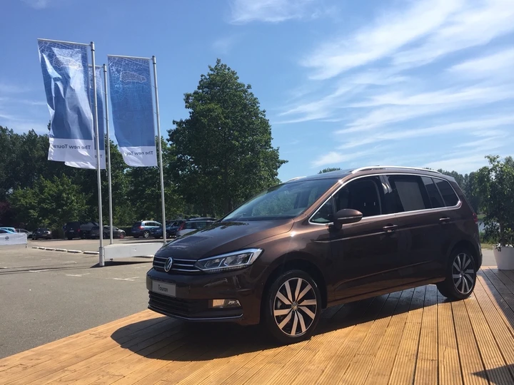 Volkswagen Touran 2015, primo contatto