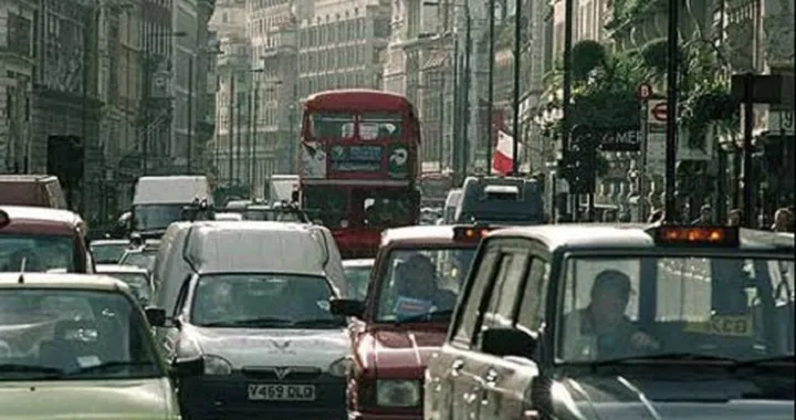 A Londra, una tassa per auto più inquinanti