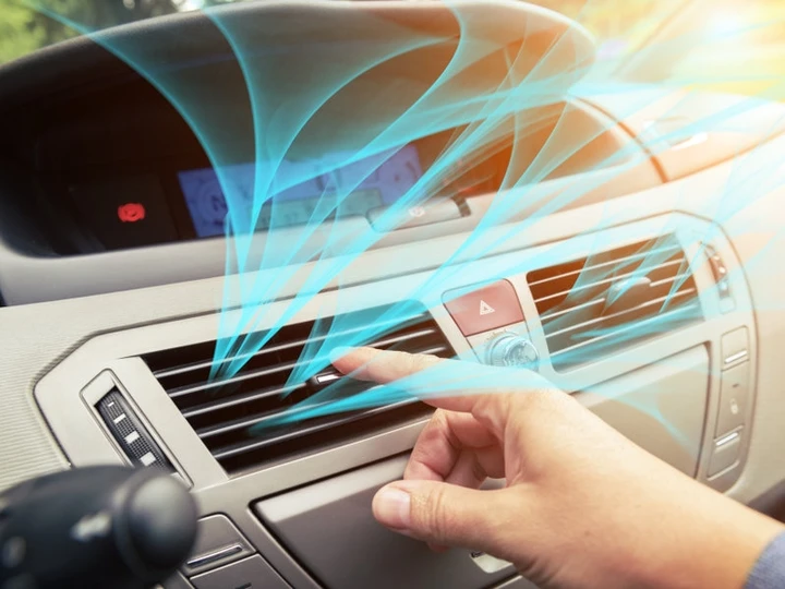 Manutenzione e pulizia climatizzatore auto: guida e consigli