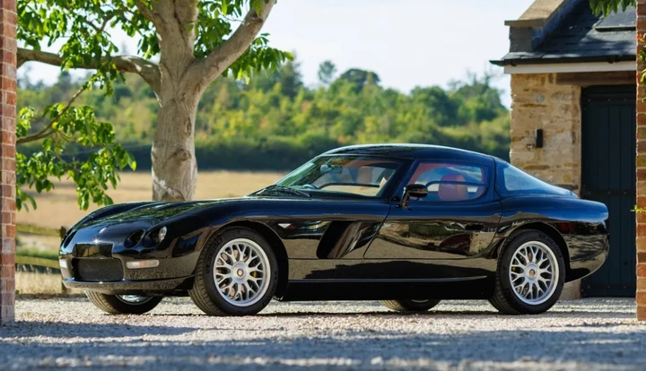 Bristol Fighter, torna dopo 20 anni: la supercar inglese con V10 e 338 km/h