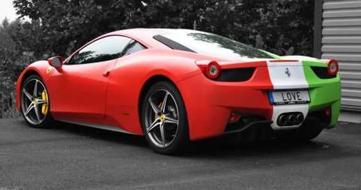 Ferrari 458 Tricolore: onore all'Italia