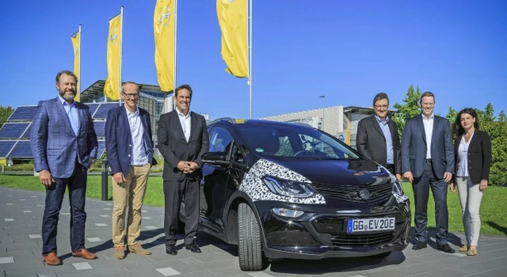 Opel Ampera-e: il debutto al Salone di Parigi 2016