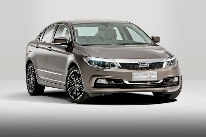 Qoros 3 Sedan, le immagini ufficiali