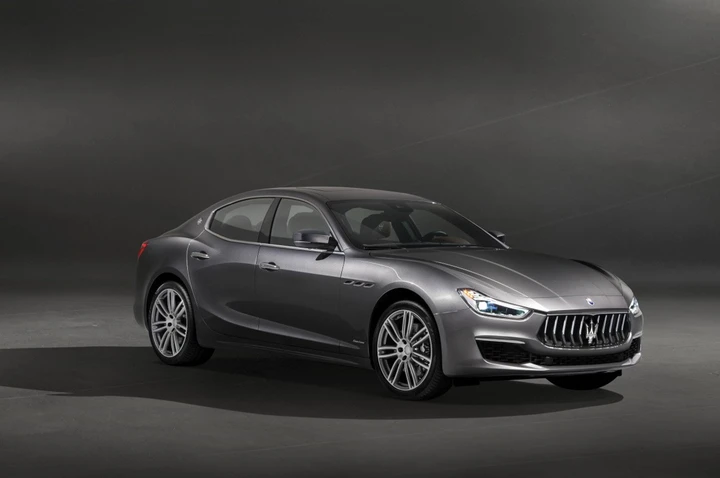 Maserati Ghibli GranLusso 2017: prime immagini ufficiali