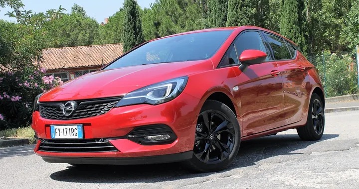 Opel Astra 1.5 CDTI 122 CV Ultimate: la prova su strada