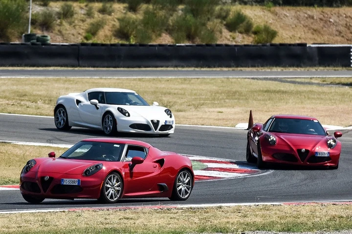 Alfa Romeo 4C: a Varano de’ Melegari il primo raduno italiano