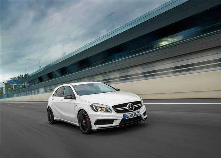 Classe A 45 AMG: primo contatto su strada