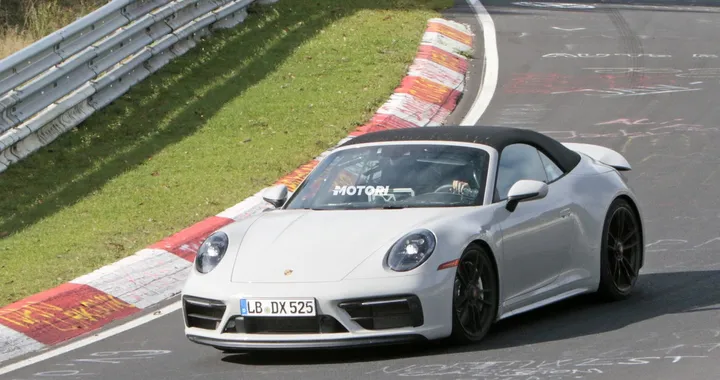 Porsche 911 GTS Cabrio: le foto spia al Nürburgring