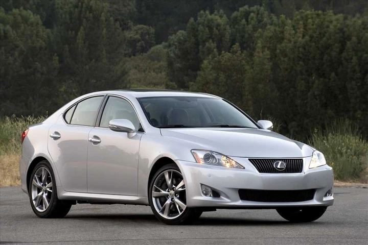 LEXUS IS