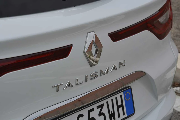 Renault Talisman Sporter Intens Energy dCi 160 EDC - prova su strada