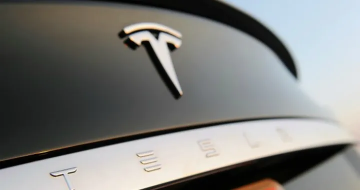 Tesla Model 3: il debutto a marzo sarà parziale