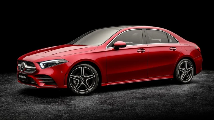 Mercedes-Benz Classe A L Sedan: la compatta diventa berlina