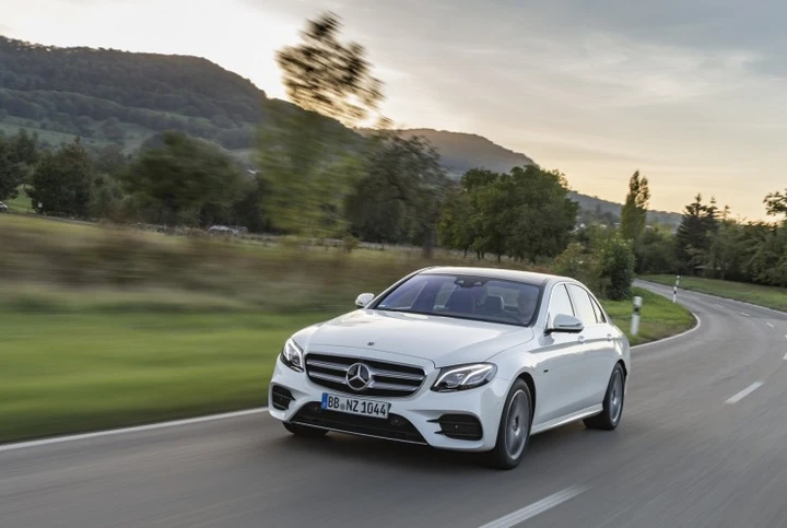 Mercedes EQ: le immagini della gamma ecosostenibile