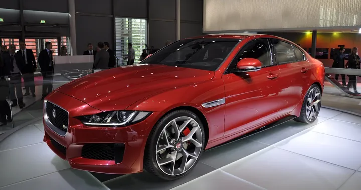 Nuova Jaguar XE: il debutto al Salone di Parigi
