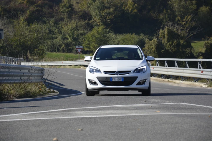 Opel Astra 1.6 CDTI: la prova su strada