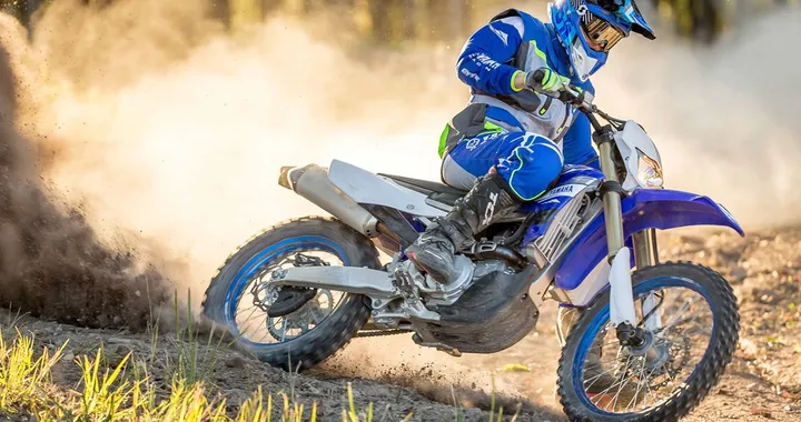 Yamaha WR450F: la enduro si rinnova