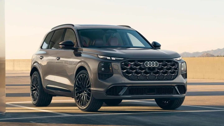 Audi Q7 2027, cosa cambia: design, interni e motori della nuova SUV