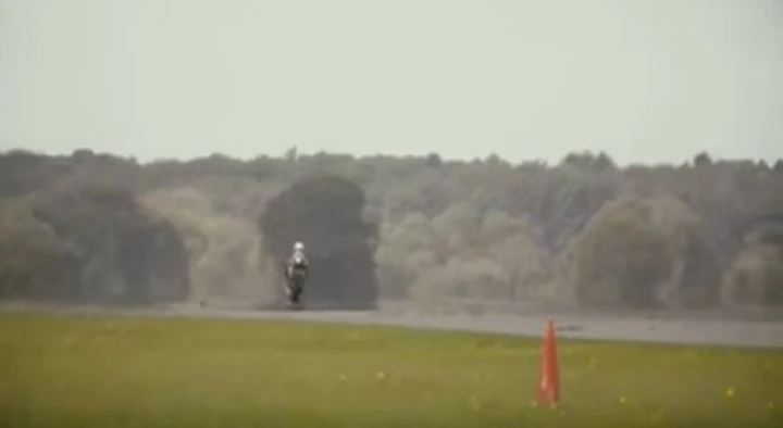 Ted Brady, impennata a 350 km/h: è record