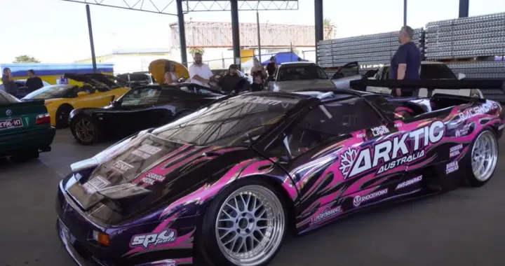 Replica Lamborghini Diablo fa impazzire il pubblico di Melbourne
