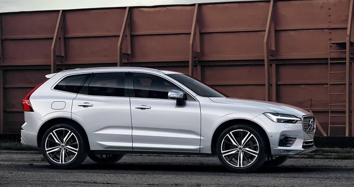 Volvo XC60 Polestar: SUV da 421 CV