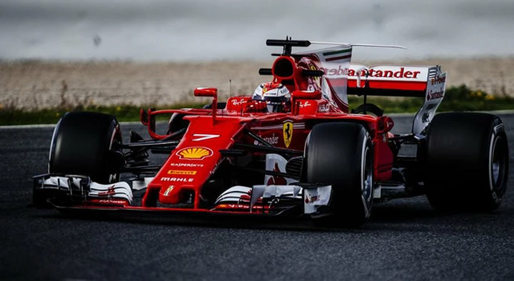 F1, test a Barcellona: Raikkonen e Ferrari davanti alla Mercedes di Hamilton