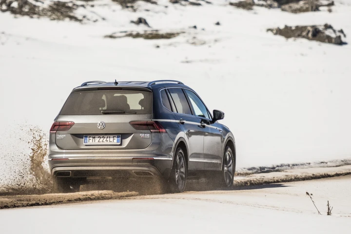 Volkswagen Tiguan Allspace 2.0 TDI DSG 4Motion: la prova su strada