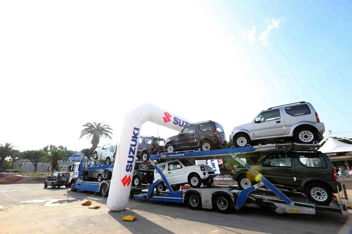 Suzuki Jimny Arì: le immagini ufficiali