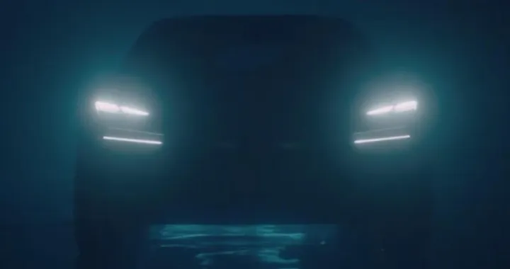 Lamborghini: piccolo assaggio del frontale del primo EV [VIDEO TEASER]