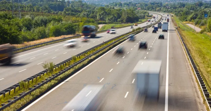 Anziana guida contromano sulla A9: sfiorata la tragedia