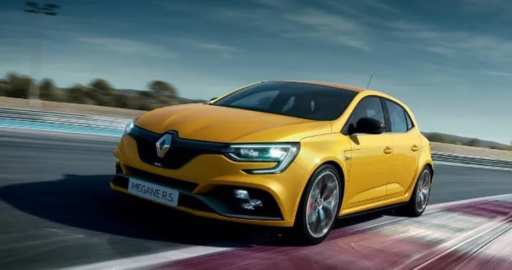 Renault Megane RS Trophy: la sportiva del Rombo raggiunge quota 300 CV