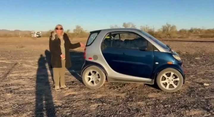 Si può vivere una Smart ForTwo? L'esperienza di una donna