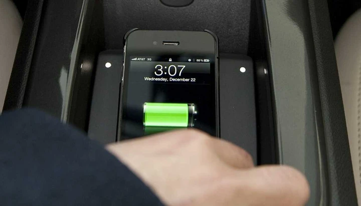 Chevrolet Volt: ricarica smartphone wireless