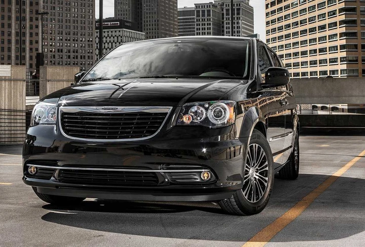 Chrysler Town & Country S MY 2013