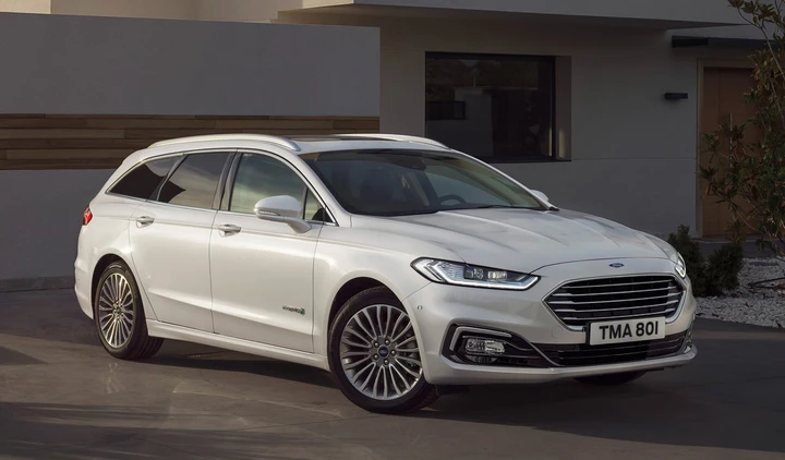 Ford Mondeo Wagon: al debutto la versione Hybrid e il restyling