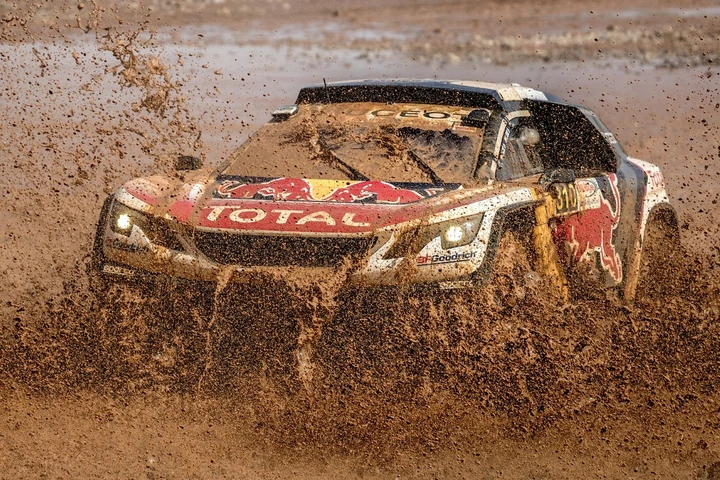 Rally del Marocco: Loeb mantiene il comando con la sua Peugeot 3008DKR