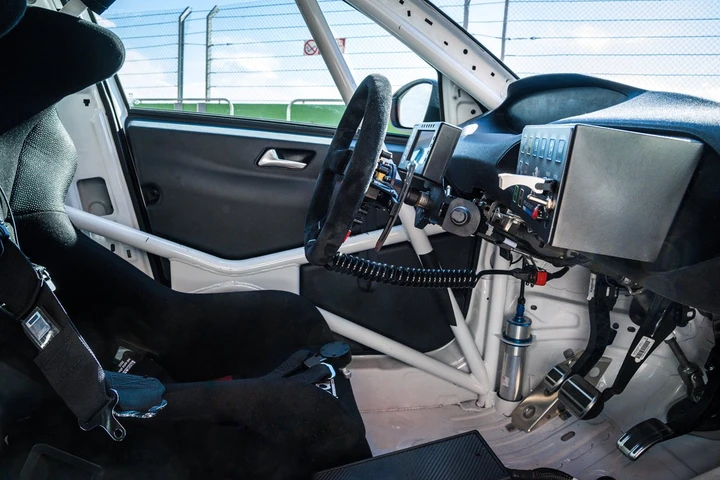 Stefano Accorsi al volante della Peugeot 308 Racing Cup
