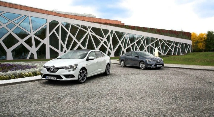 Renault Megane: la berlina si chiama Grand Coupé