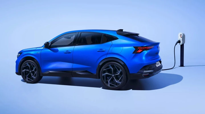 Renault E-Tech Rafale 4x4, 300 CV di pura passione firmati Alpine
