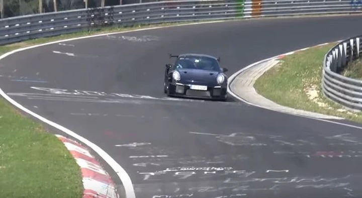 La nuova Porsche 911 GT2 RS avvistata al Nurburgring