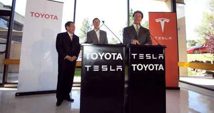 Toyota e Tesla: è accordo per RAV4 elettrica