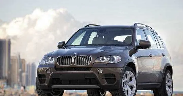 Bmw X5 a quota 1 milione e diesel da 306 CV