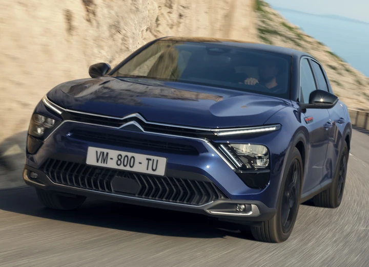 Questa Citroën C5 X è in concessionaria da 4 anni: perché non è stata venduta?