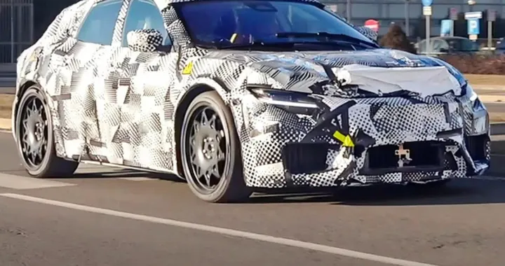 Ferrari pronta a svelare la sua prima auto elettrica: avrà il DNA tipico
