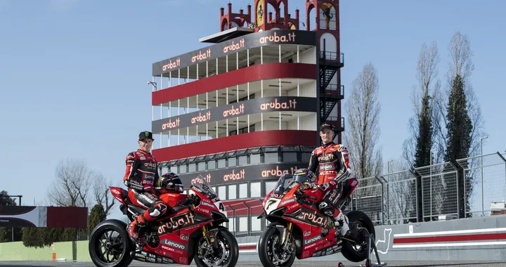 Superbike: ecco la nuova Ducati Panigale V4 R del Team Aruba.it