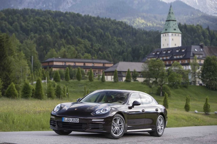 Porsche Panamera 2013, nuove immagini ufficiali