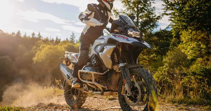 BMW Motorrad da record nel 2021: volano le vendite, anche in Italia